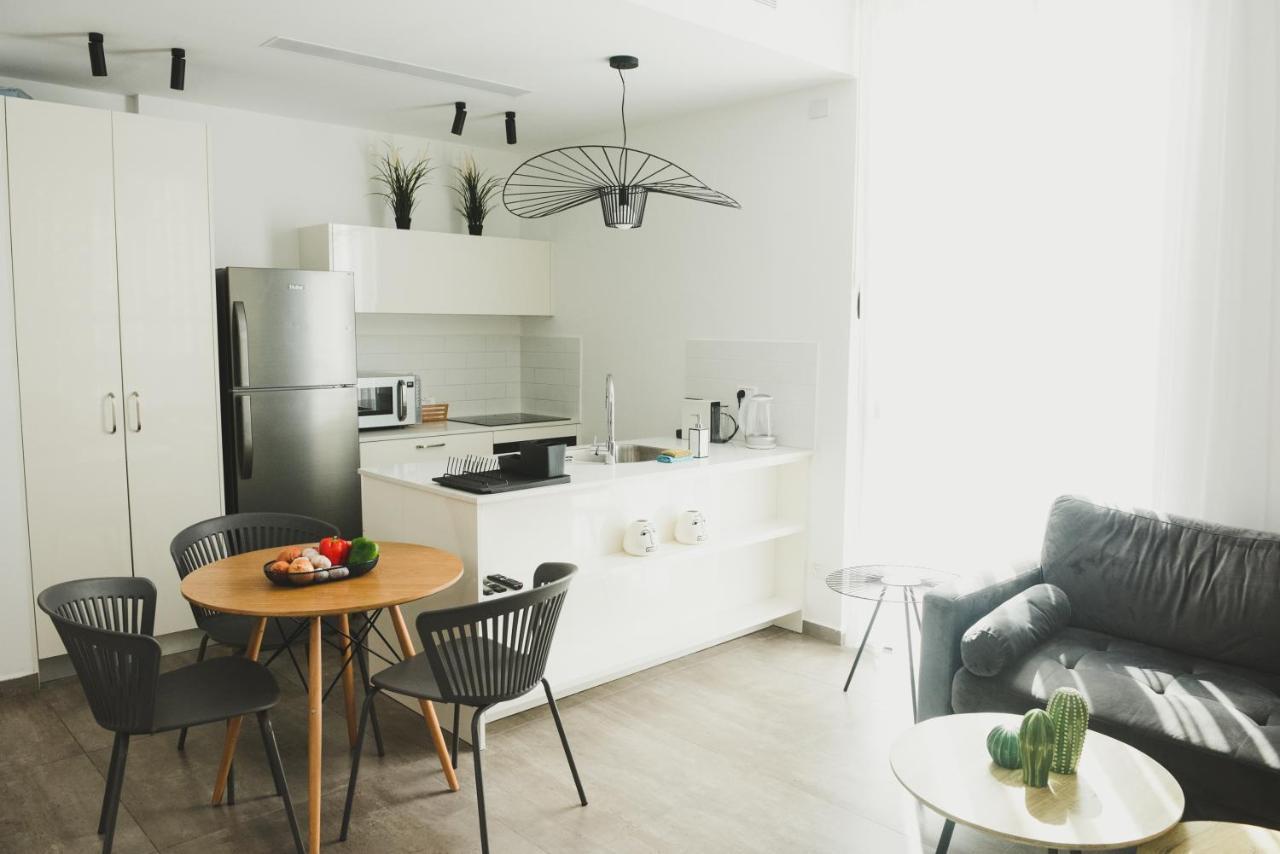 The Rambam Residence - By Localz Group Tel Aviv Bagian luar foto